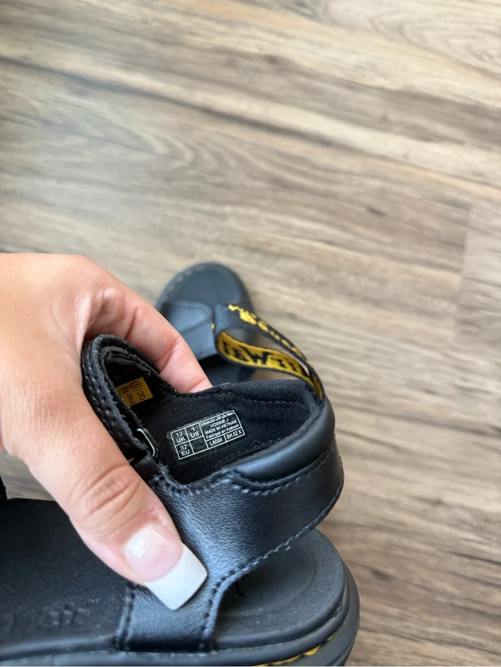 Dr Martens Kids Vossie J Black Leather Chunky Sandals Size 1 US EU 32 SoftWair